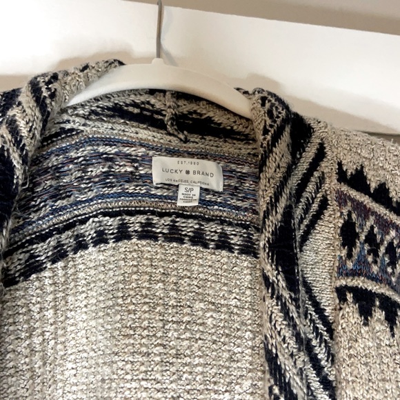 Cozy and warm Lucky Brand knit Cardigan - Picture 3 of 7